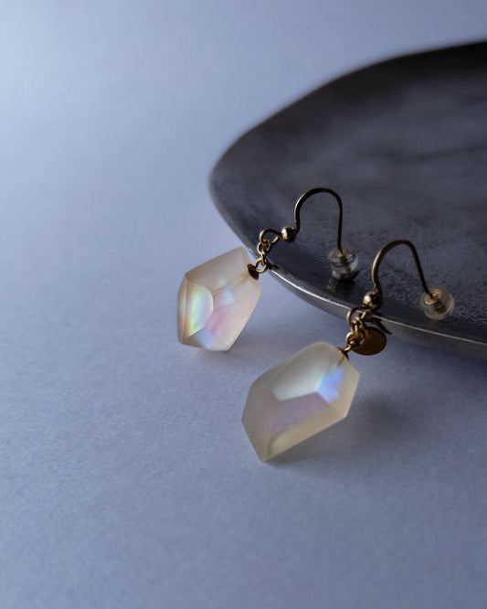 Frames Dangle Earrings / Fragment / Hydrangea Dreamscape-Faded Mirage Frost