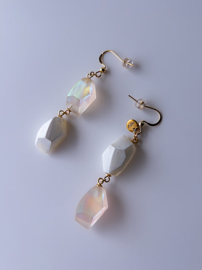 Frames Dangle Earrings / Fragment / Hydrangea Dreamscape-Faded Mirage Frost