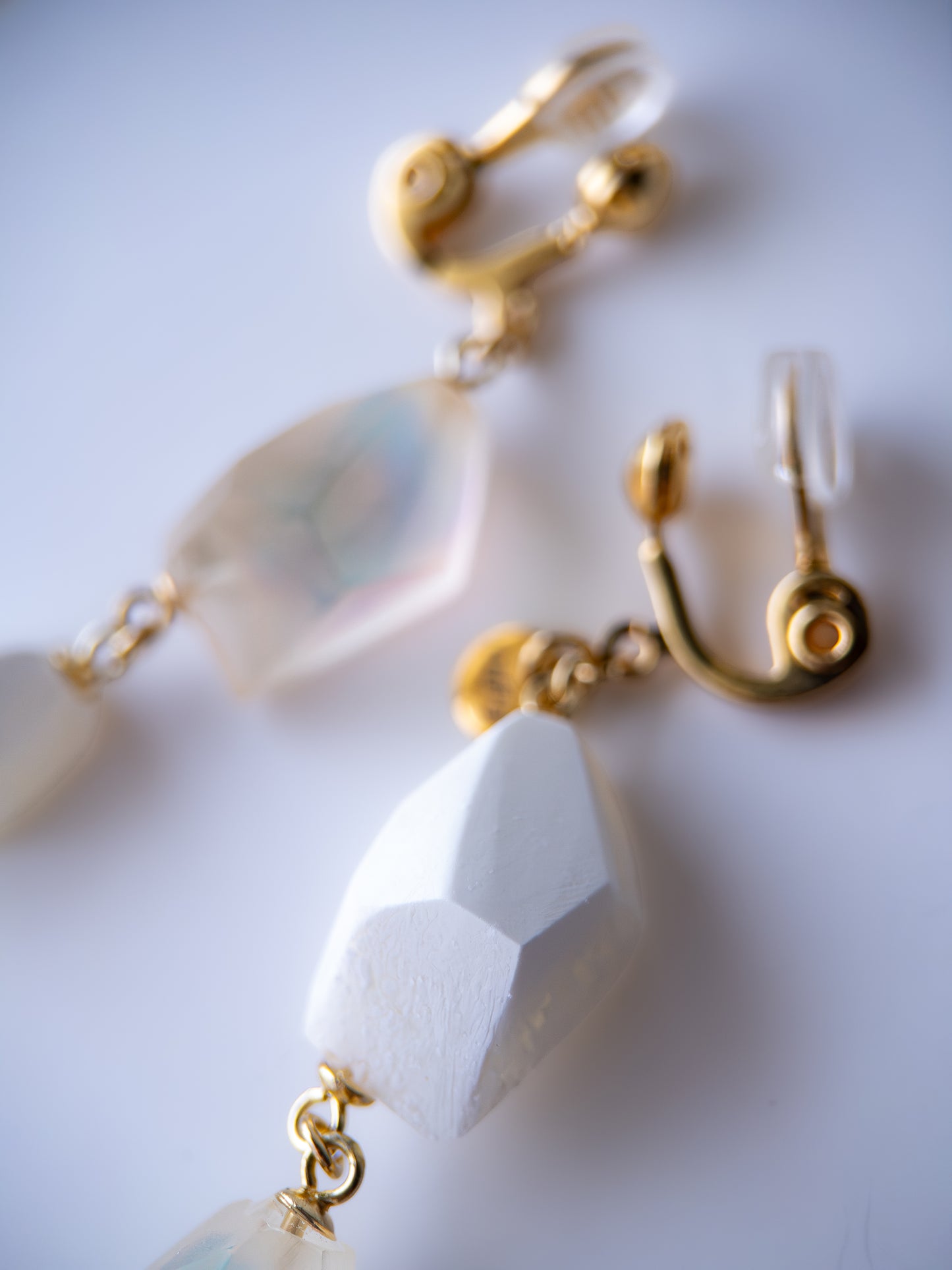 Frames Dangle Earrings / Fragment / Hydrangea Dreamscape-Faded Mirage Frost