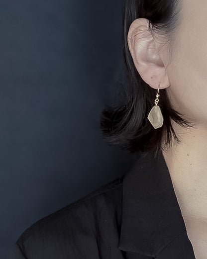 Frames Dangle Earrings / Fragment / Hydrangea Dreamscape-Faded Mirage Frost