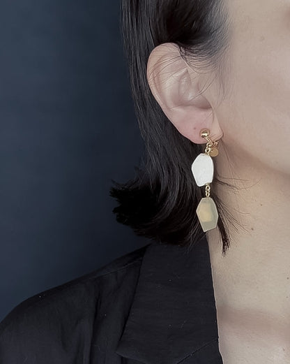 Frames Dangle Earrings / Fragment / Hydrangea Dreamscape-Faded Mirage Frost