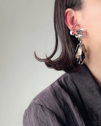 Bugs Eye 2way Earrings / Interchangeable / Macro View-Black Shell