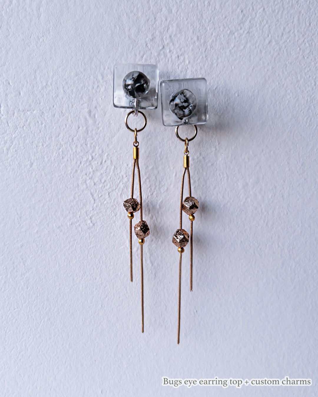 Bugs Eye 2way Earrings / Interchangeable / Macro View-Black Shell