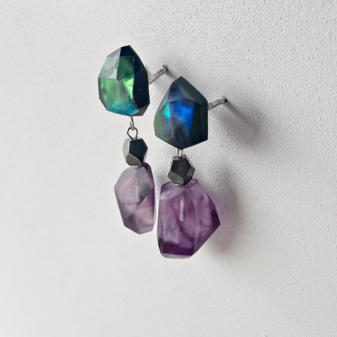 Frames  volume earrings /crystals/ 燕子花図 M