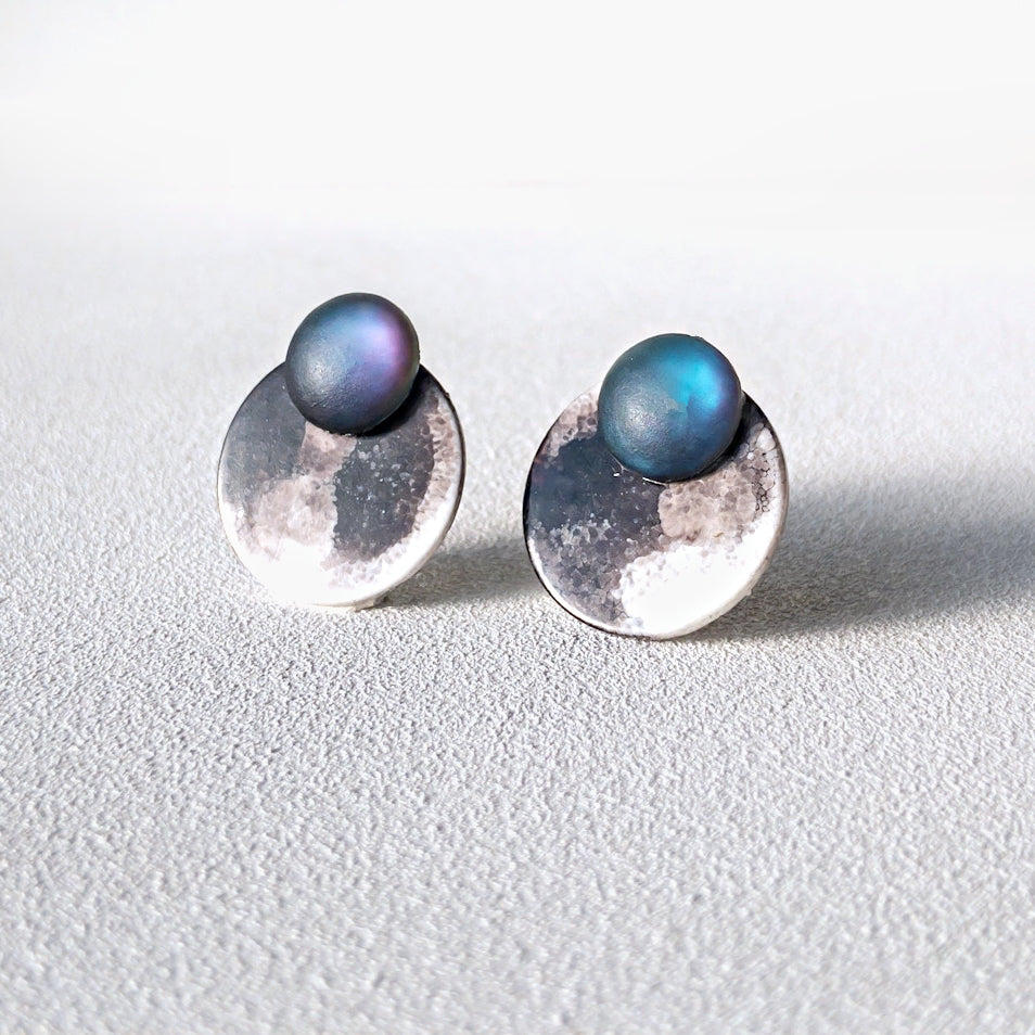 Moon phase cuffs earrings /Michikake/ brown-blue 